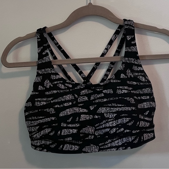 Lululemon sports bra size 8 - Picture 1 of 3